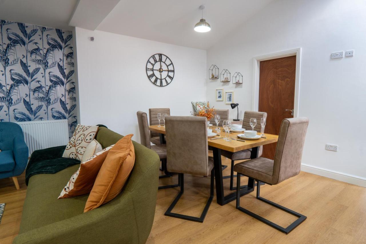 Heartland House, 7 Spacious Bedrooms Sleeps 4 Plus, Near Nec, Jlr,Bhx Birmingham Exteriör bild
