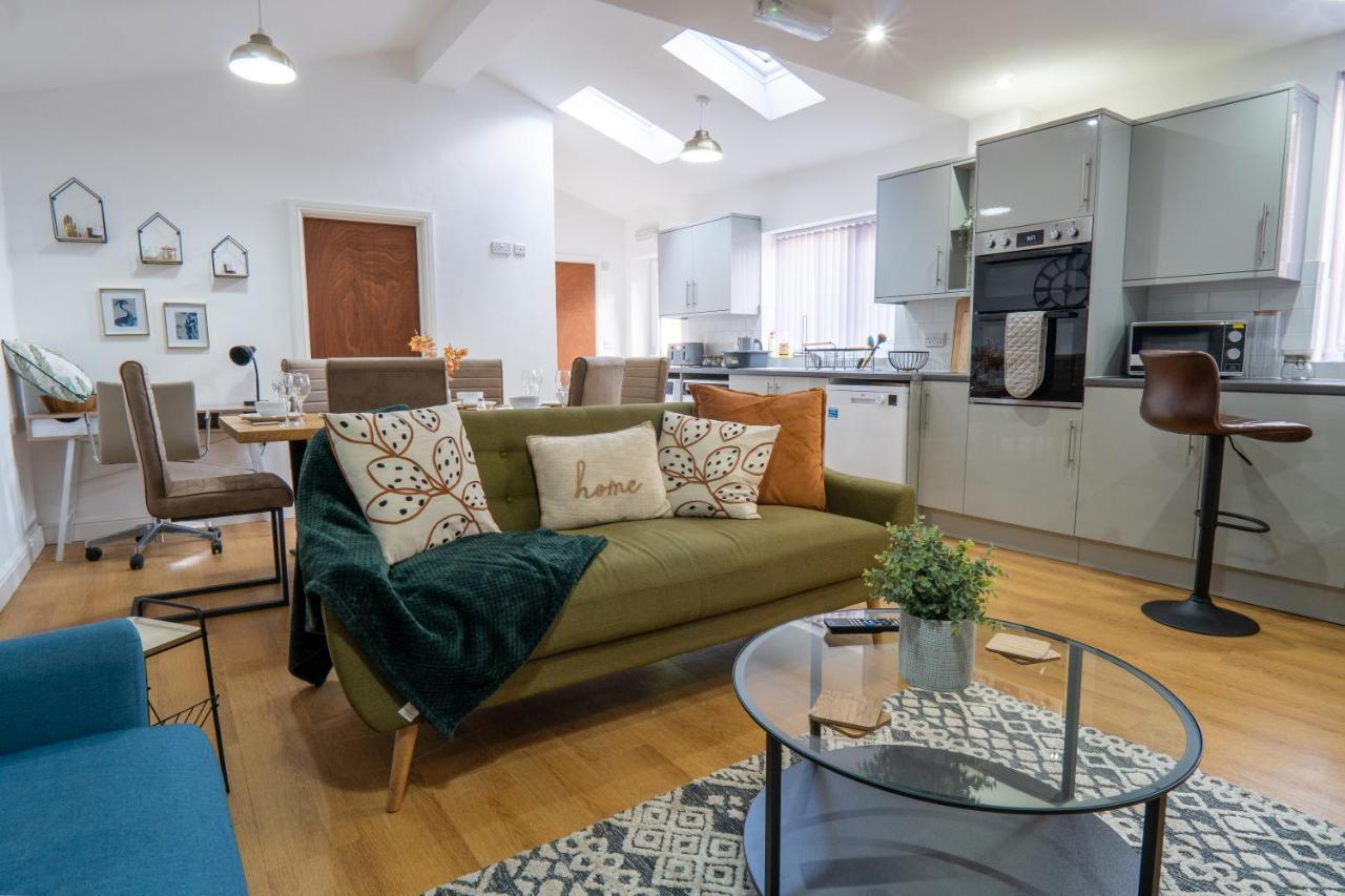 Heartland House, 7 Spacious Bedrooms Sleeps 4 Plus, Near Nec, Jlr,Bhx Birmingham Exteriör bild