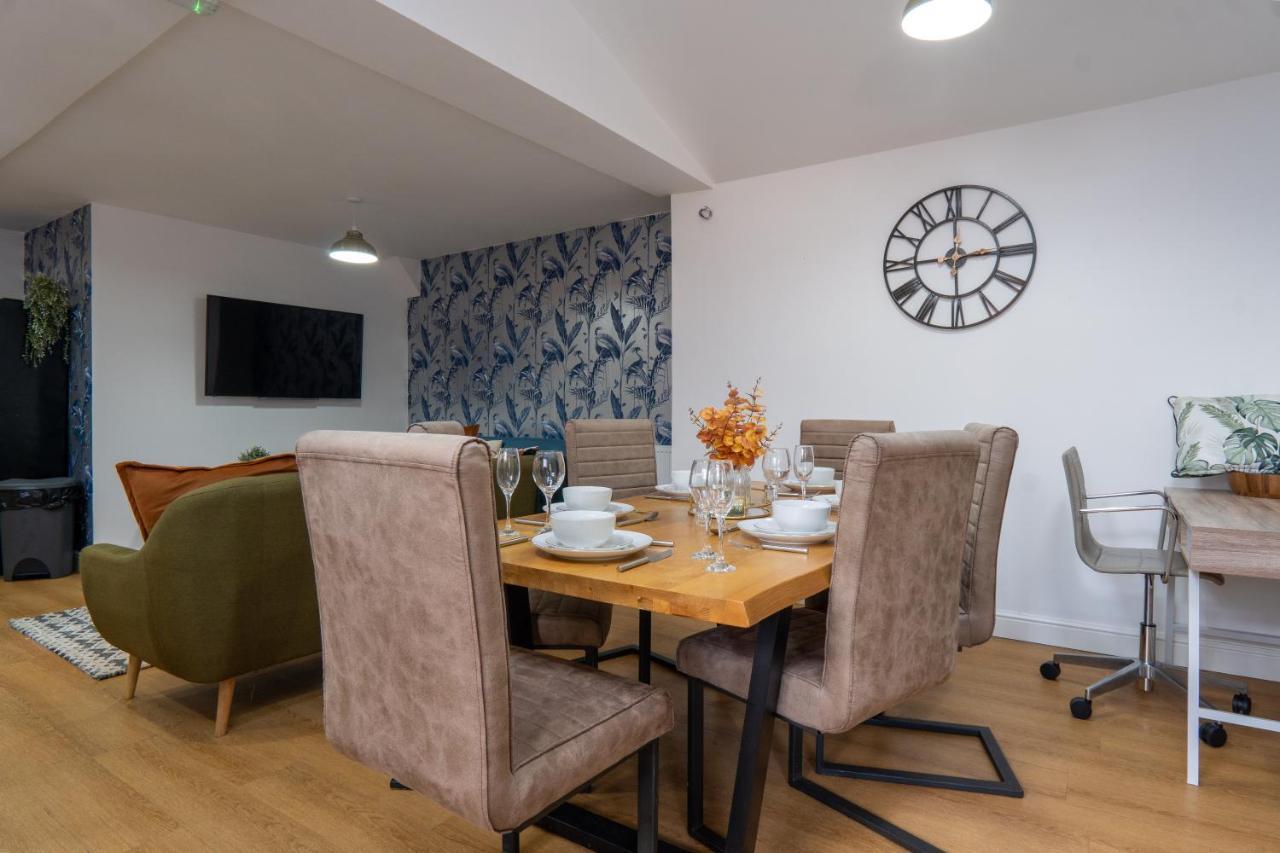 Heartland House, 7 Spacious Bedrooms Sleeps 4 Plus, Near Nec, Jlr,Bhx Birmingham Exteriör bild