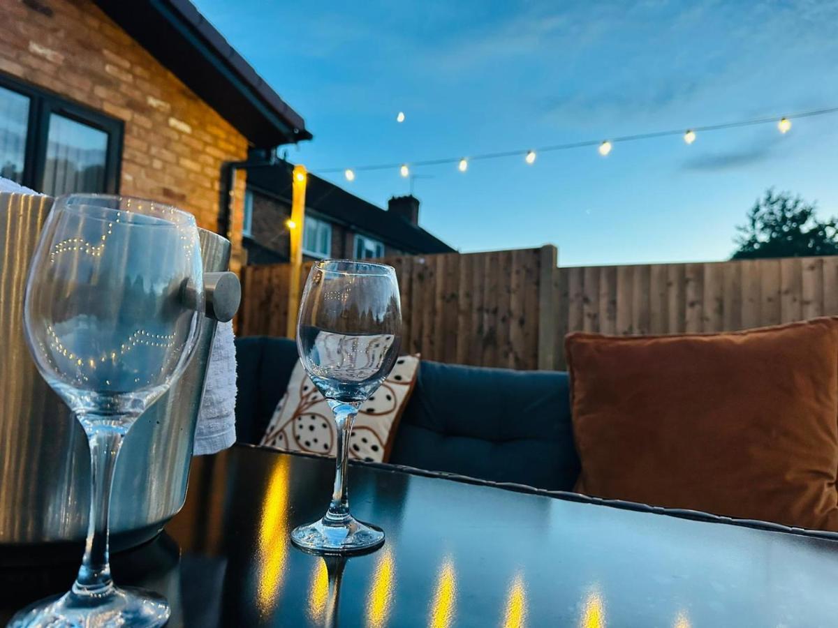 Heartland House, 7 Spacious Bedrooms Sleeps 4 Plus, Near Nec, Jlr,Bhx Birmingham Exteriör bild